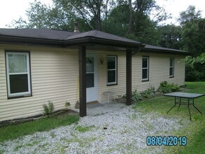 1668 Hyde Park Ave, Unit North in Akron, OH - Foto de edificio - Building Photo