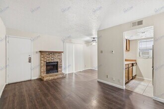 9520 Royal Ln in Dallas, TX - Building Photo - Building Photo