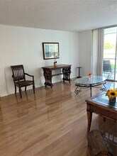 3750 Inverrary Dr in Lauderhill, FL - Building Photo - Building Photo