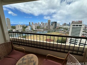 2333 Kapiolani Blvd in Honolulu, HI - Building Photo - Building Photo