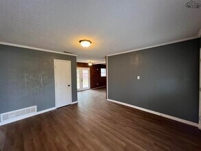 5026 Lakefront Dr in Wichita Falls, TX - Foto de edificio - Building Photo