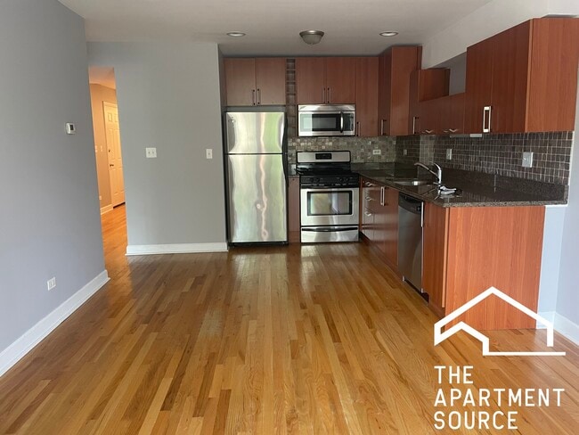 property at 6954 N Greenview Ave