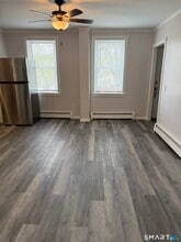 192 High St in Sprague, CT - Building Photo - Building Photo