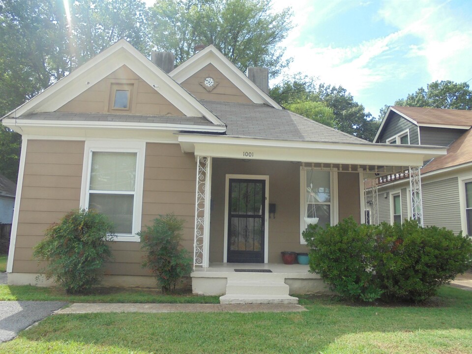 1001 Tanglewood St in Memphis, TN - Foto de edificio