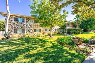 1250 S Orange Grove Blvd in Pasadena, CA - Building Photo - Building Photo