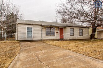 2211 NW 26th St in Lawton, OK - Building Photo - Building Photo