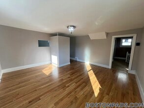 14 Johnson Ave in Quincy, MA - Foto de edificio - Building Photo