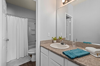 Pinnacle Apartments in Monroe, LA - Building Photo - Interior Photo