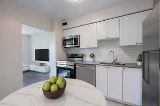 40 Delisle Apartments in Toronto, ON - Building Photo - Building Photo