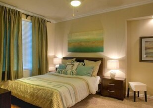 329 E Colorado Blvd in Dallas, TX - Building Photo - Building Photo