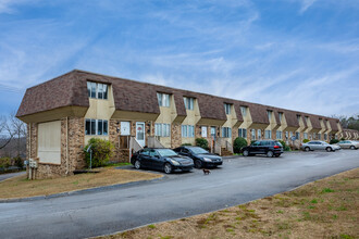 Castlewood Condominiums in Nashville, TN - Foto de edificio - Primary Photo