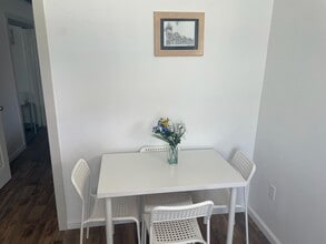 25 Chester Rd in Becket, MA - Foto de edificio - Building Photo