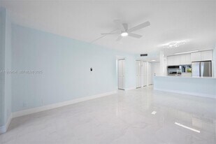 7900 NW 50th St in Lauderhill, FL - Building Photo