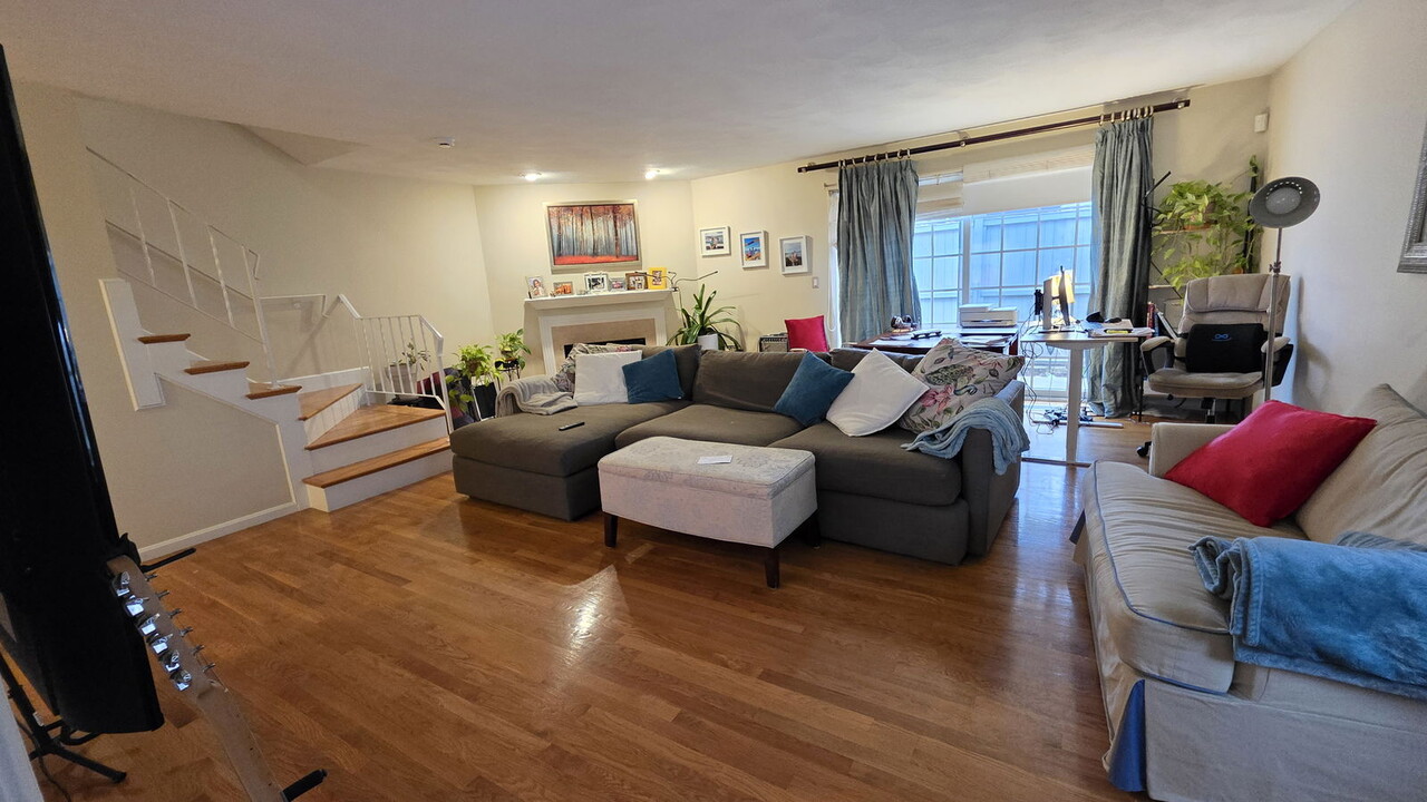 7 Eliot St in Brookline, MA - Building Photo
