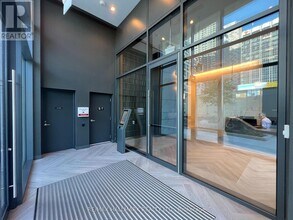 1 Hillsdale Ave W in Toronto, ON - Building Photo - Building Photo