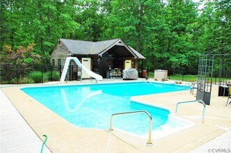 11305 Cloverhill Dr in Ashland, VA - Building Photo - Building Photo