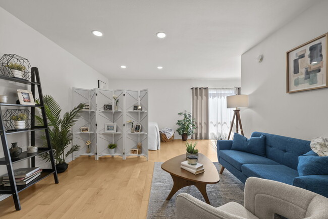 property at 1735 N Fuller Ave