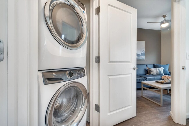 Muinzer - Close to Campus in West Lafayette, IN - Building Photo - Building Photo