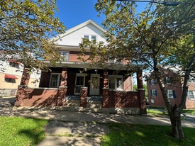 120 E Hamilton Ave in State College, PA - Building Photo