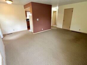 2251-2255-2255 SE 70th Ave in Portland, OR - Building Photo - Building Photo
