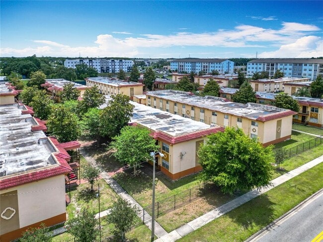 744 Wyman Ct in Orlando, FL - Foto de edificio - Building Photo