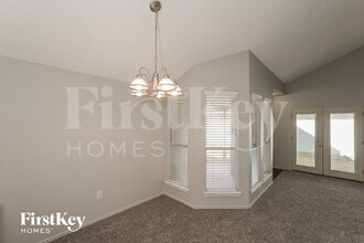 17542 Northhagen Dr in Houston, TX - Foto de edificio - Building Photo