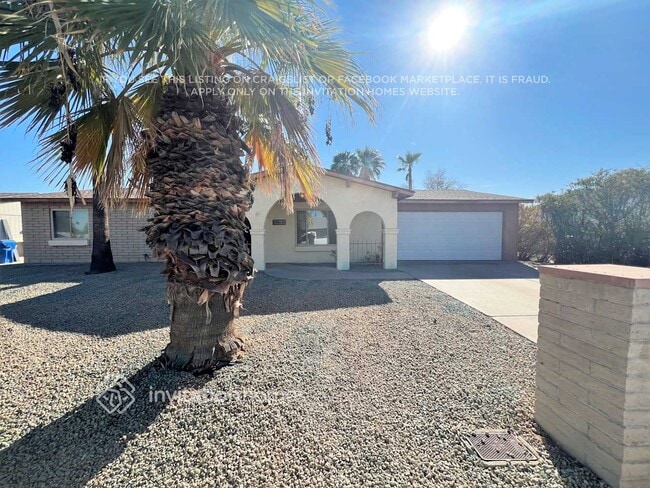 property at 3241 E Sunnyside Dr