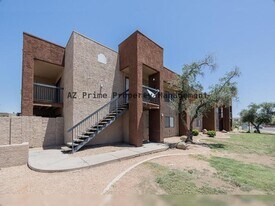 3810 N Maryvale Pkwy in Phoenix, AZ - Building Photo