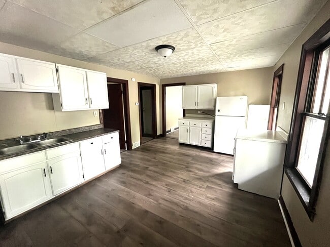501 E 7th St, Unit 4