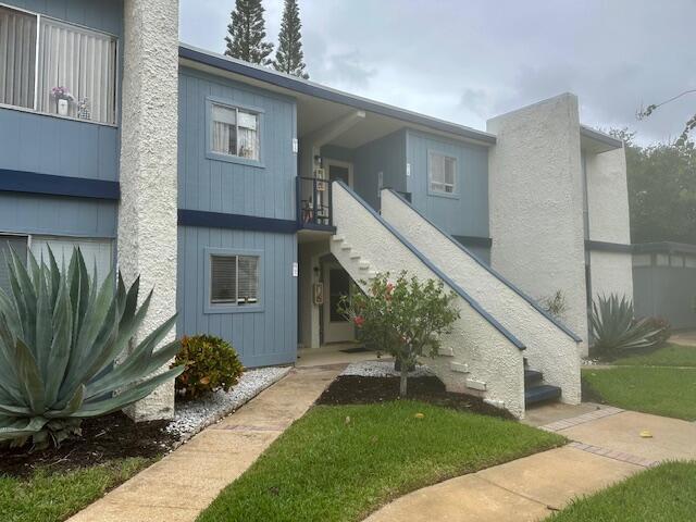 1561 NE 12th Terrace in Jensen Beach, FL - Building Photo