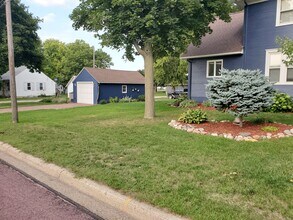 502 E 1st St S in Truman, MN - Building Photo - Building Photo