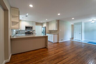 7903 Esther Dr in Oxon Hill, MD - Building Photo - Building Photo