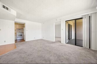 19505 Quesada Ave, Unit EE in Port Charlotte, FL - Building Photo - Building Photo
