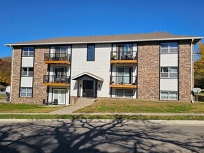 126 W 15th Ave in Emporia, KS - Foto de edificio - Building Photo