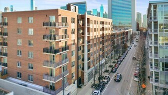 873 N Larrabee St in Chicago, IL - Building Photo