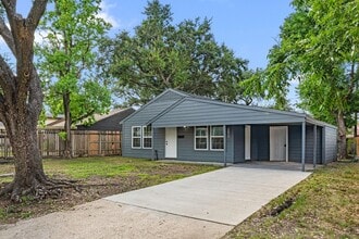 2108 Camille St in Pasadena, TX - Building Photo - Building Photo