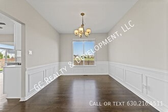 6711 Whisper Glen Dr in Plainfield, IL - Building Photo - Building Photo