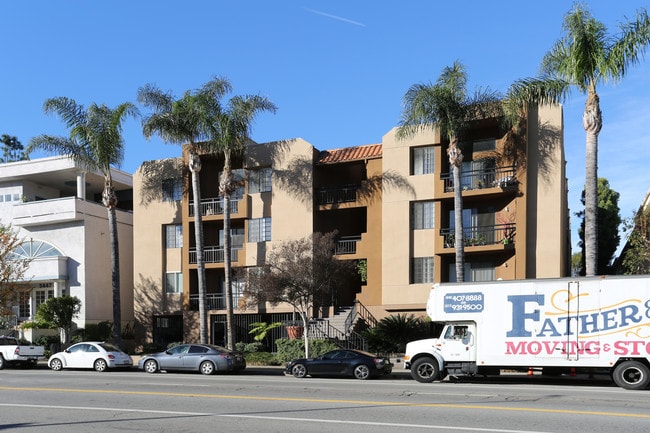 White Oak Gardens in Encino, CA - Building Photo - Building Photo