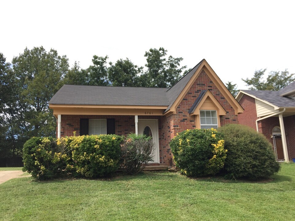 6761 Maury Dr in Olive Branch, MS - Building Photo