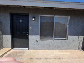 2500 Ashe Rd in Bakersfield, CA - Building Photo - Building Photo