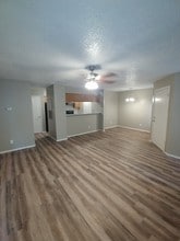 Meridian Park Apartments in Lubbock, TX - Building Photo - Building Photo