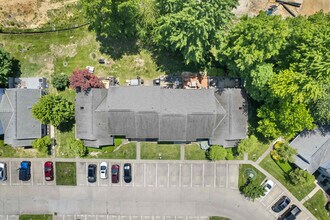 1051 Crisfield Dr in Cincinnati, OH - Building Photo - Building Photo
