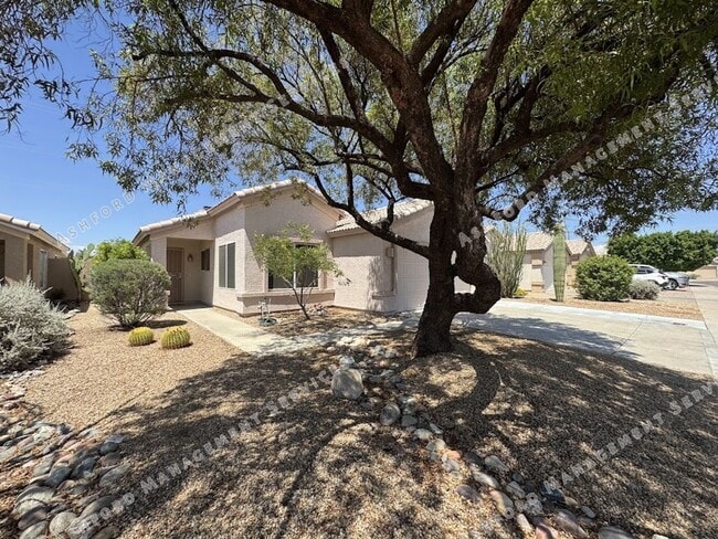 3602 W Saguaro Park Ln in Glendale, AZ - Building Photo - Building Photo