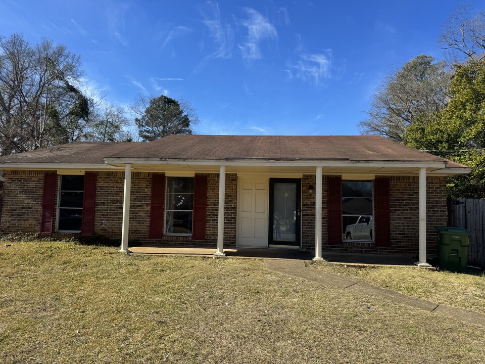 425 Mulligan Dr in Montgomery, AL - Building Photo