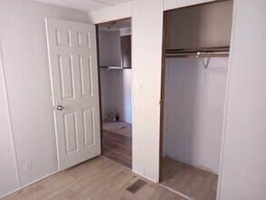 1011 Lindberg Ave in Alamogordo, NM - Foto de edificio - Building Photo