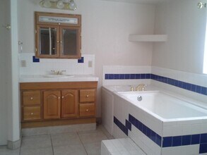 101 W Blacklidge Dr in Tucson, AZ - Building Photo - Building Photo