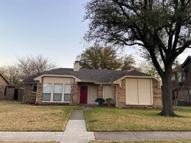 712 Wedgegate Dr in Plano, TX - Building Photo