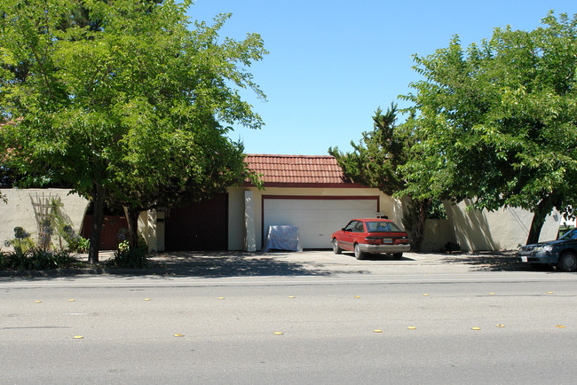 4403 Hoen Ave in Santa Rosa, CA - Building Photo - Building Photo