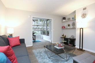Enclave at Roswell in Roswell, GA - Foto de edificio - Interior Photo