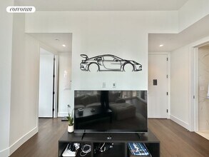 222 E 44th St in New York, NY - Building Photo - Building Photo
